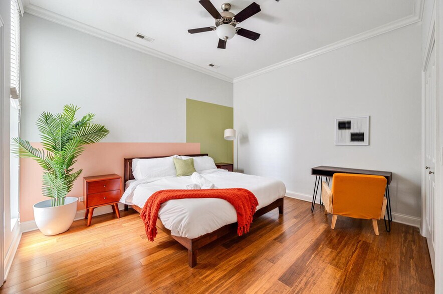 Building Photo - 1243 W Madison St