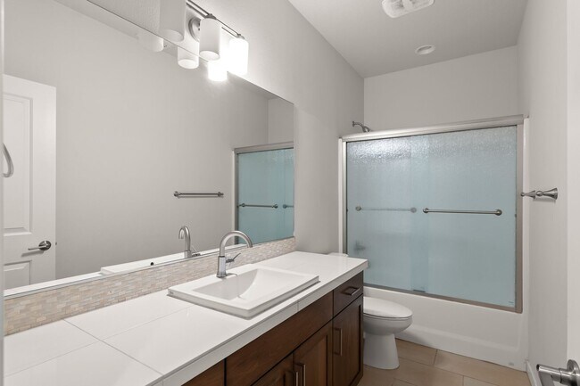 Building Photo - Beautiful 4 Bedroom, 2.5 Bath Home for Rent in Annand Heights, Tigard, OR