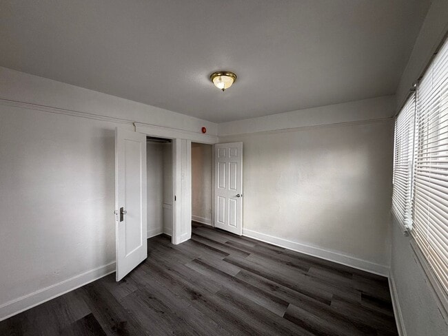 Building Photo - SDS T 2775