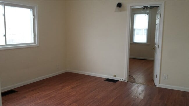 Building Photo - 43 Comfort St