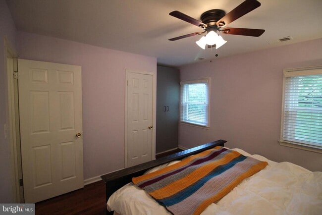 Building Photo - 909 Bashford Ln