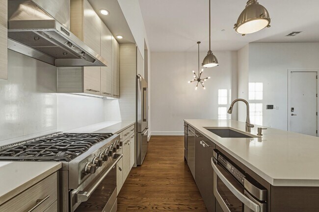 Building Photo - 304 Pavonia Ave