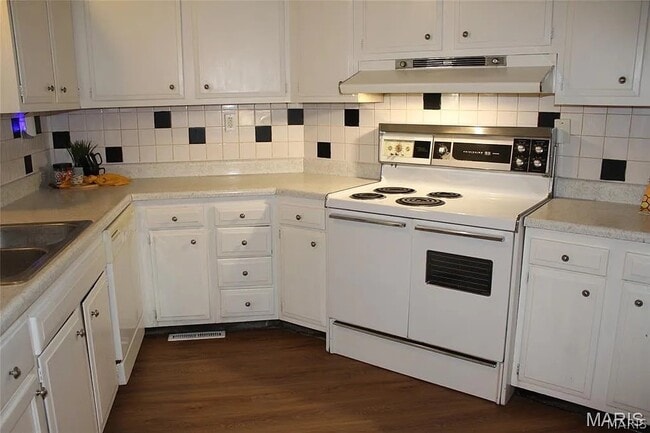 Building Photo - 5003 Cavalier Ct