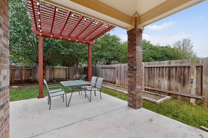 Building Photo - 2659 Salorn Way