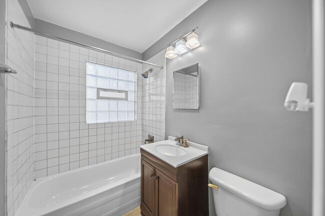 Building Photo - 746 Lancaster Ave