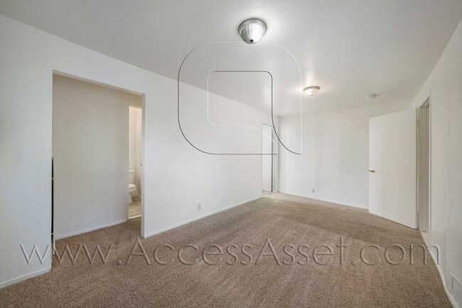 Building Photo - Charming Home in Historic Downtown Lake Elsinore!