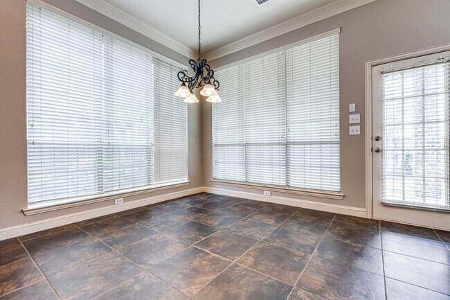Building Photo - 7701 Thistledown Dr