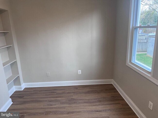 Building Photo - 8611 Flower Ave