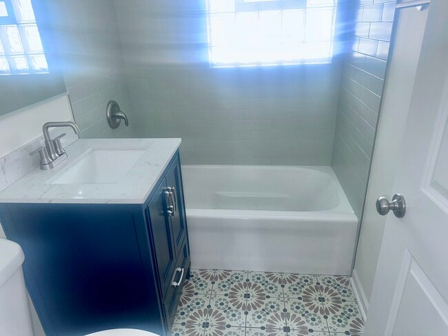 Building Photo - 15119 Meadow Ln