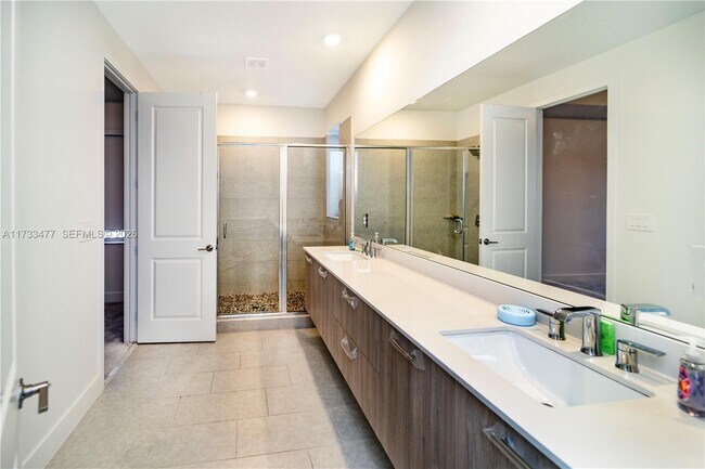 Building Photo - 4354 SW 122nd Ter