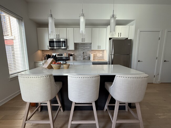 Building Photo - 2138-40 E Sergeant St