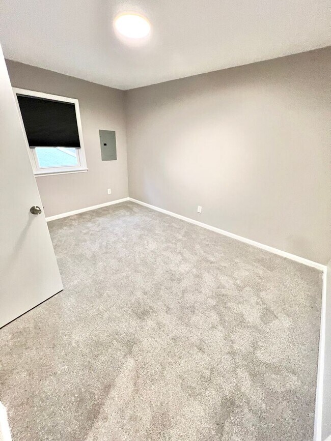 Building Photo - Meridian Apartments