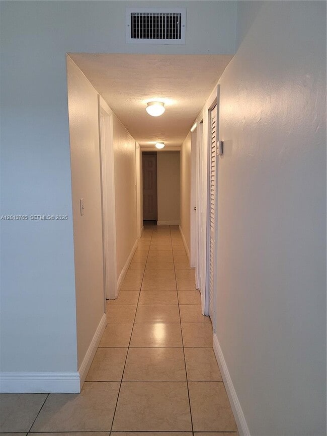 Building Photo - 3425 SW 89th Ave