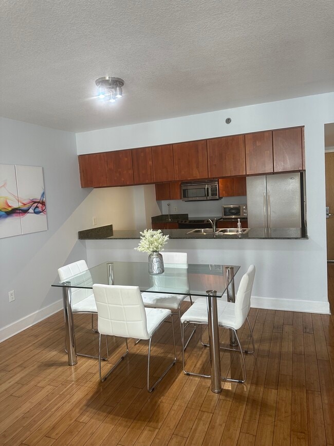 Dining room - 1200 Brickell Bay Dr