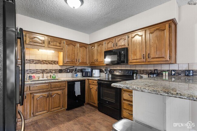 Building Photo - 2810 Fleming Rd