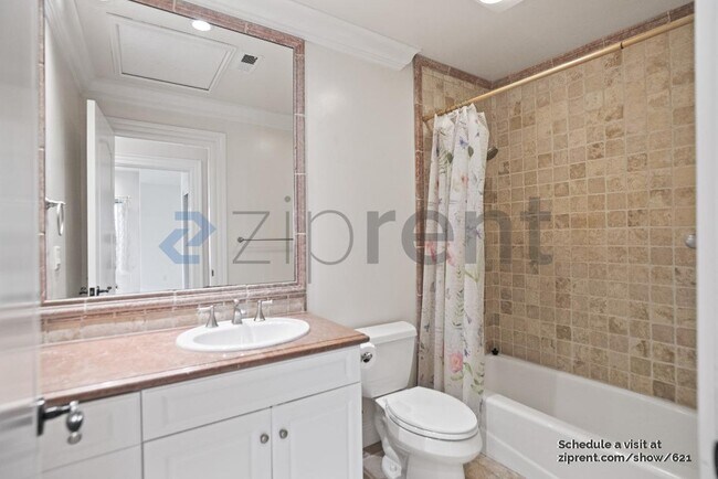 Building Photo - 1320 Drake Ave