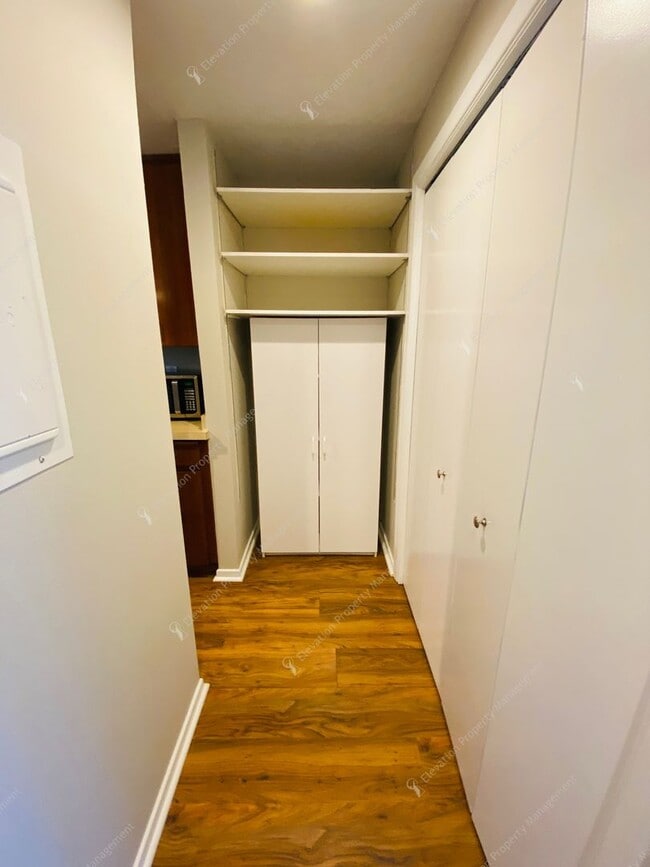 Building Photo - FULLY FURNISHED, 1 BR - 1.5 BA + LOFT CONDO IN NW BEND