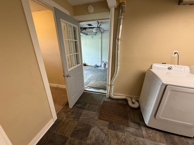 Building Photo - Bi-Level House for Rent in Ellettsville, IN