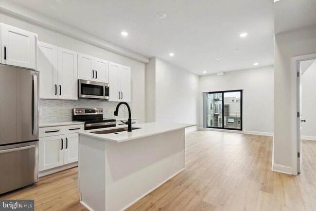 Building Photo - 2143 E Lehigh Ave