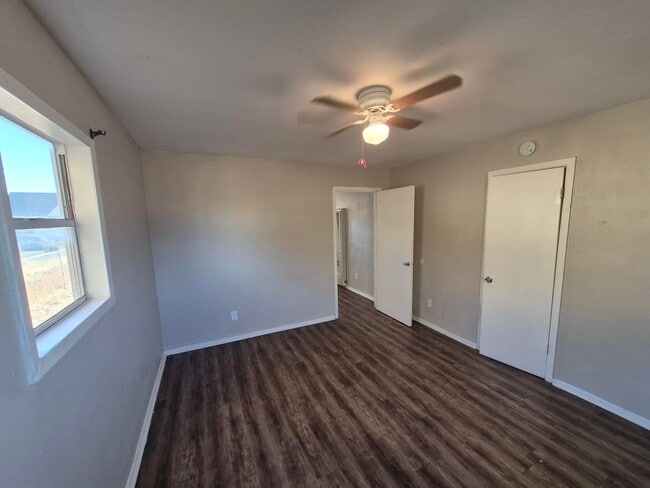 Building Photo - 1116 41st St