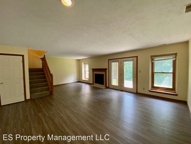 Building Photo - 2 br, 2.5 bath House - 5405 Bay Harbor Drive
