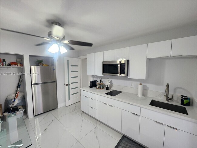 Building Photo - 98XX NW 122nd Terrace