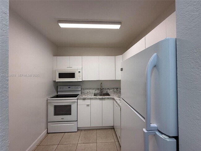 Building Photo - 10900 SW 104th St