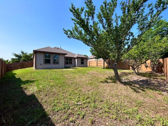 Building Photo - 2204 Tranquility Ln