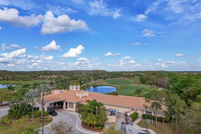 Building Photo - 819 Fairwaycove Ln