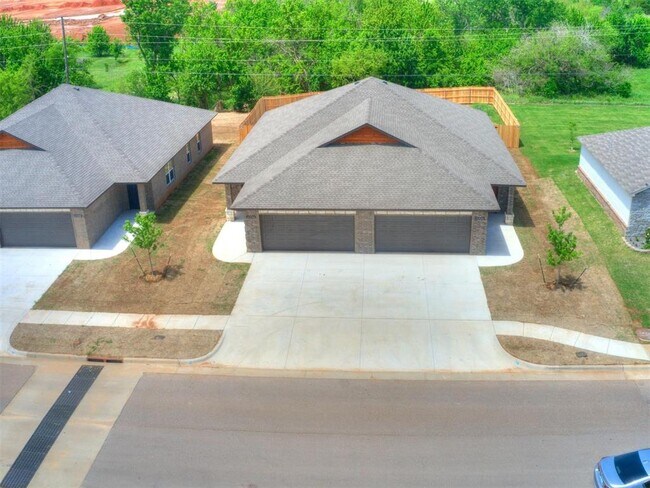 Building Photo - 1734 Eighty-Niner Ter