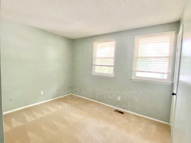 Building Photo - 3833 Foxglove Ct