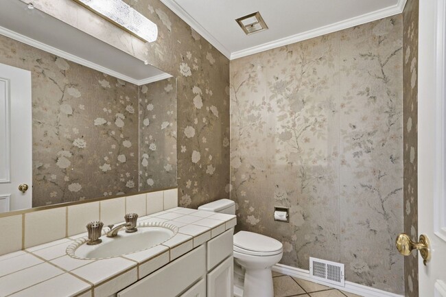 Building Photo - Stunning 3,488 Sq. Ft. Home with Pool & 3-Car Garage