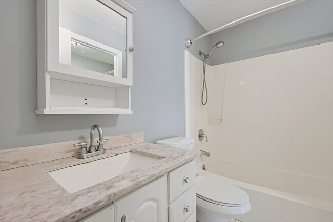 Building Photo - 167 Greenbrook Dr