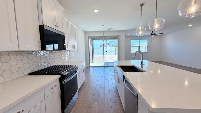 Building Photo - 15988 W Desert Spoon Dr