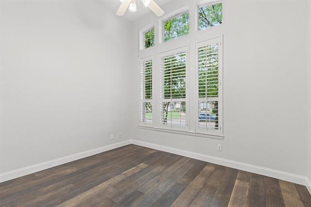 Building Photo - 821 High Willow Dr