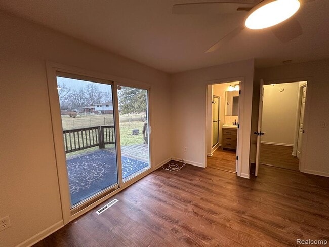 Building Photo - 6939 Alma Ct