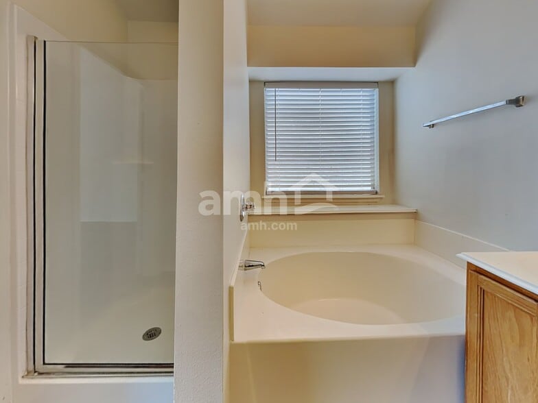 Building Photo - 1410 Loma Linda Ter