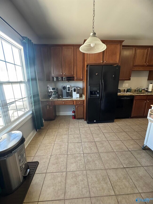 Building Photo - 468 Shamrock Dr