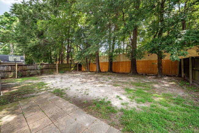 Building Photo - 248 Trickle Dr