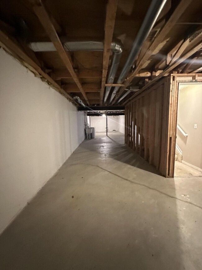 Building Photo - 41785 Independence Dr