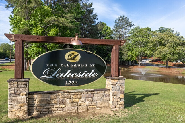 Building Photo - Village at Lakeside