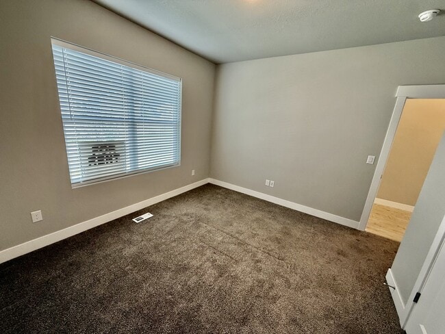 Building Photo - 7646 S Waverly Hls Ln