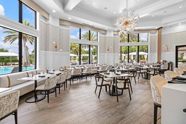 Building Photo - 16631 Chesapeake Bay Ct