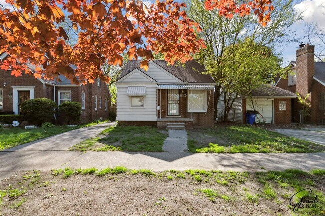Primary Photo - $1300 3 bedroom bungalow