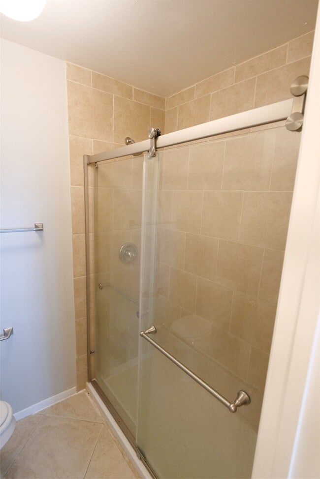 Building Photo - 9526 Val Verde St