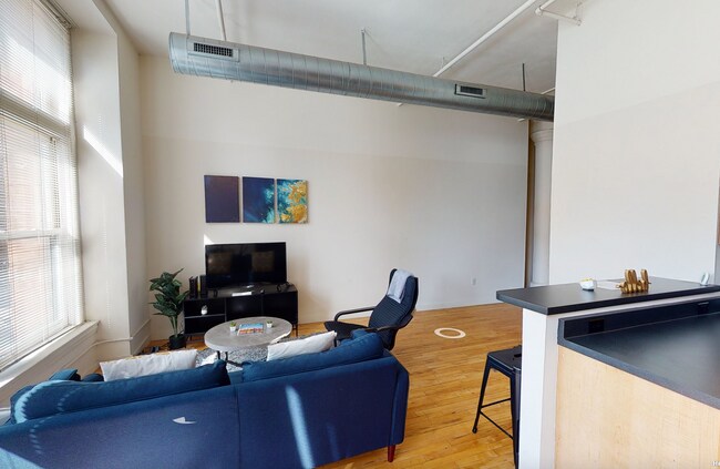 Building Photo - 918 Olive St