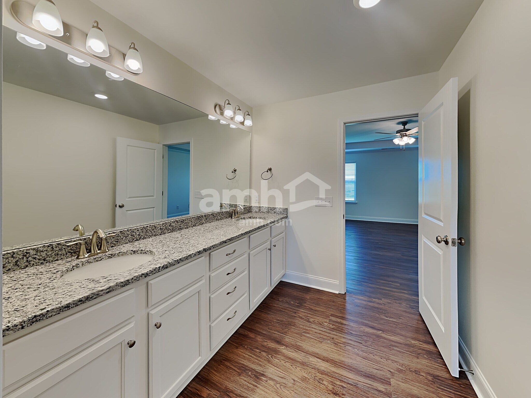 Building Photo - 2008 Bennett Dr