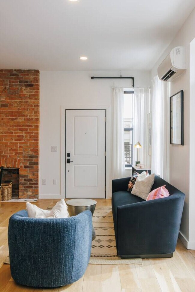 Building Photo - 1508 Pleasant St