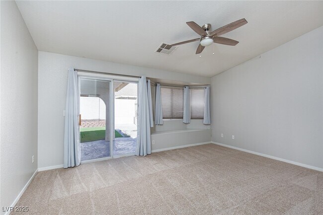 Building Photo - 533 Trocadero St