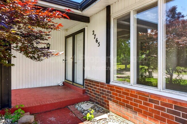 Building Photo - 2765 Chelsea Dr